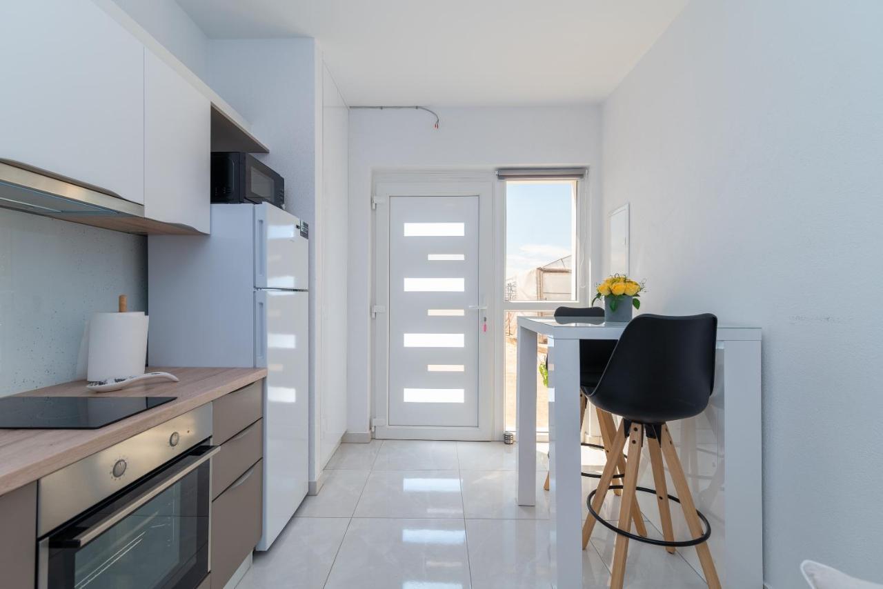 Apartment Leo Trogir Exterior photo